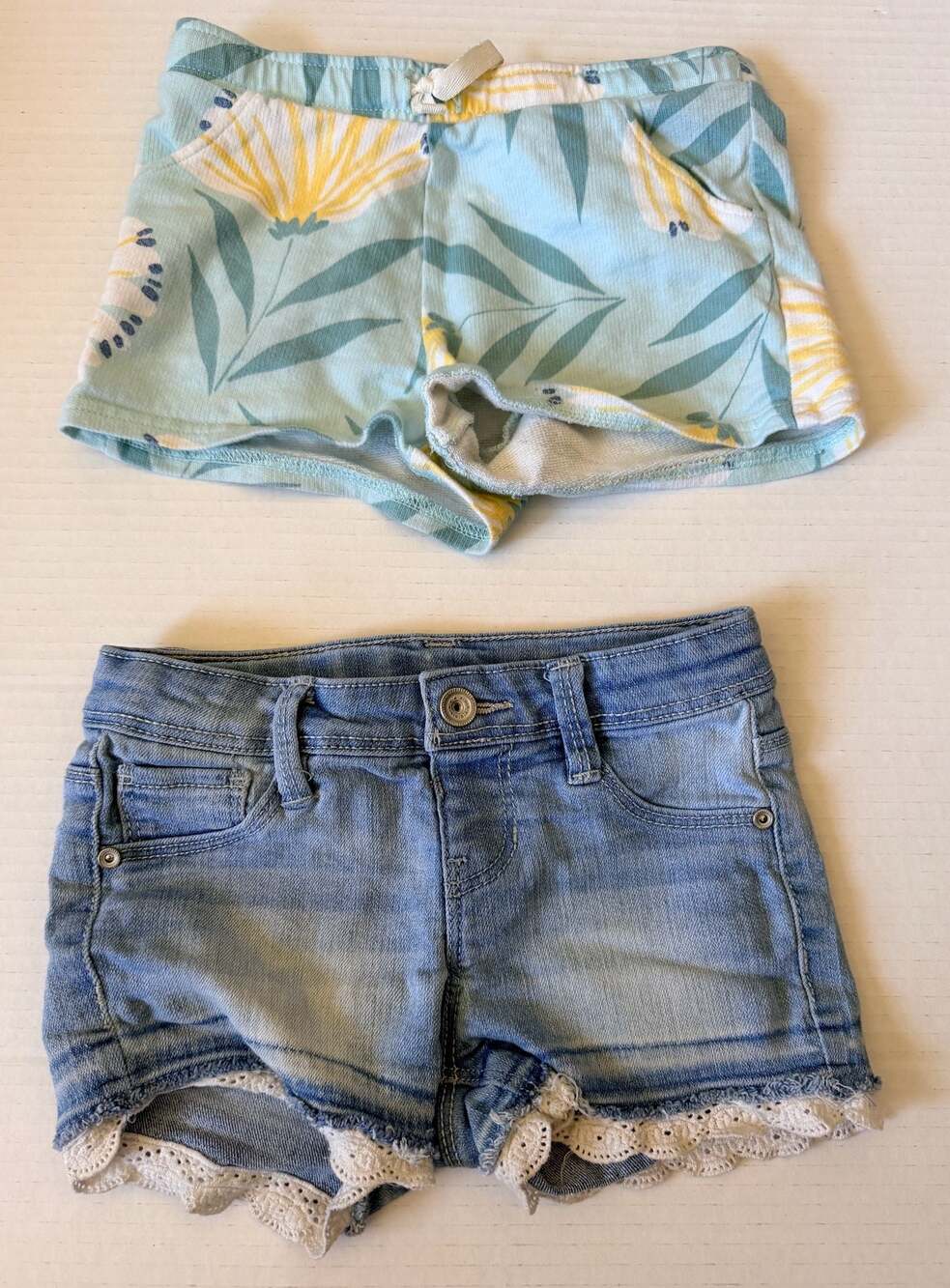 Girls Size 4/5 Shorts Bundle - Carter's Floral Sweat Shorts and Member's Mark La